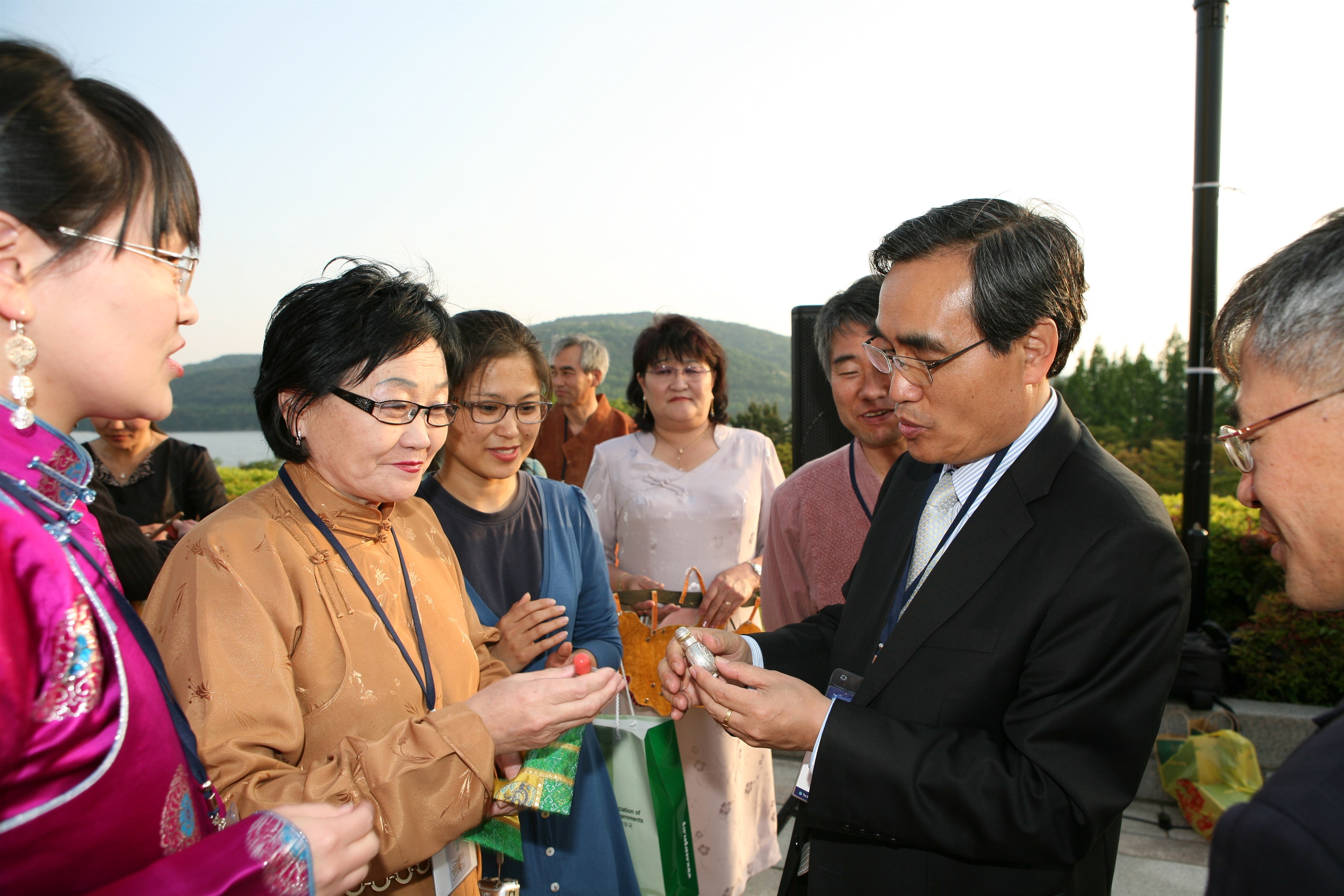 Шар тэнгис...